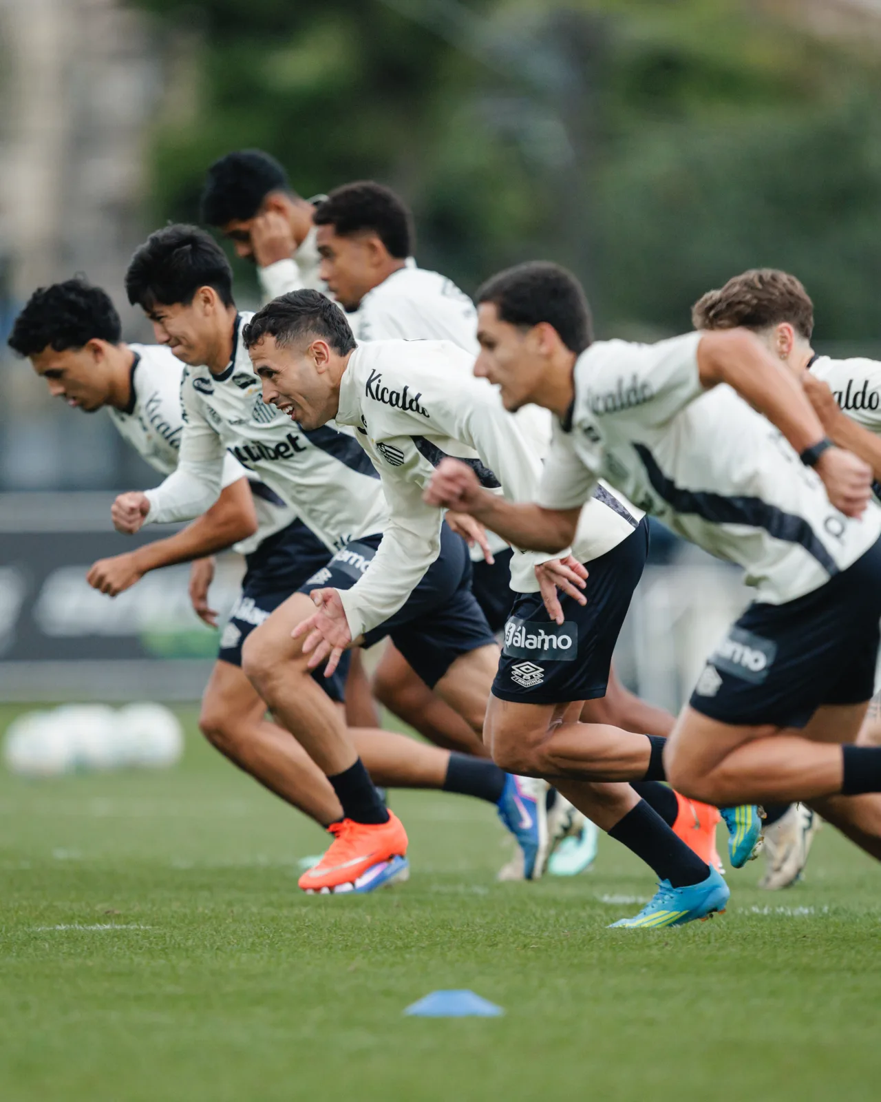 Treino do Santos: veja fotos da reapresentação do elenco para enfrentar o Palmeiras