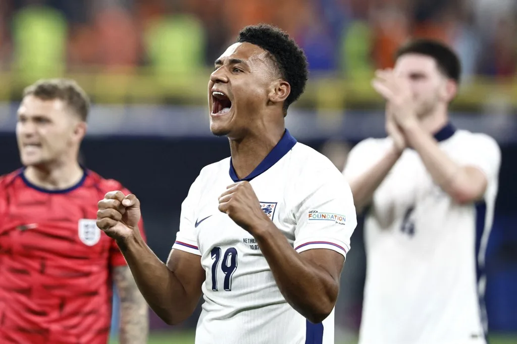 Emery confirma saída de Watkins e chegada de Jackson ao Aston Villa