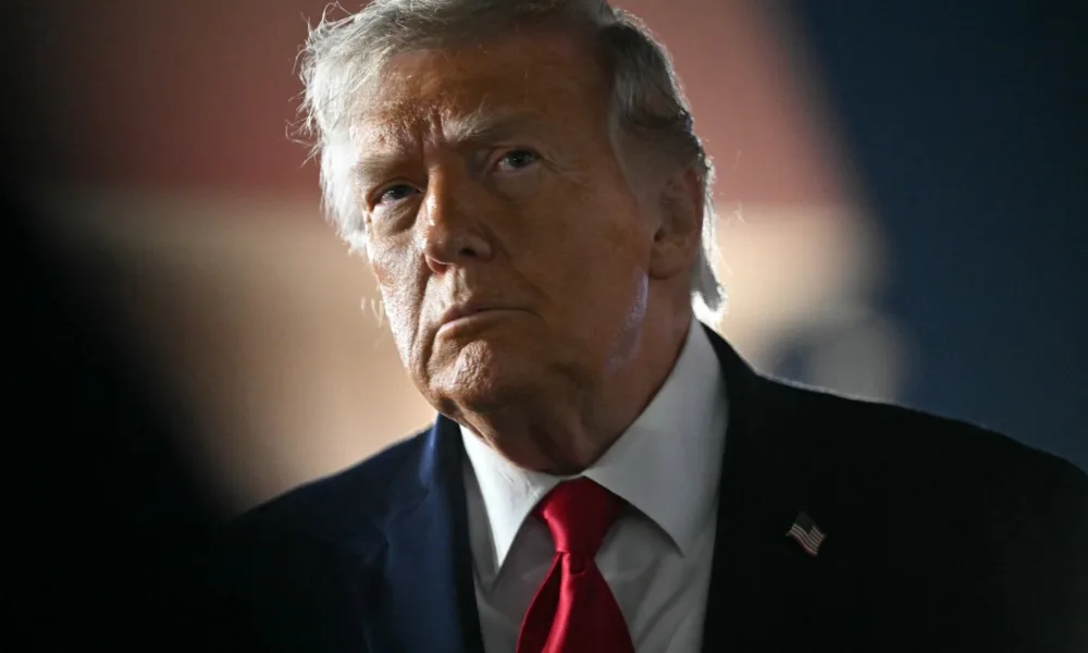 Trump diz que Irã deve escolher entre ‘acordo’ ou ‘rendição total’
