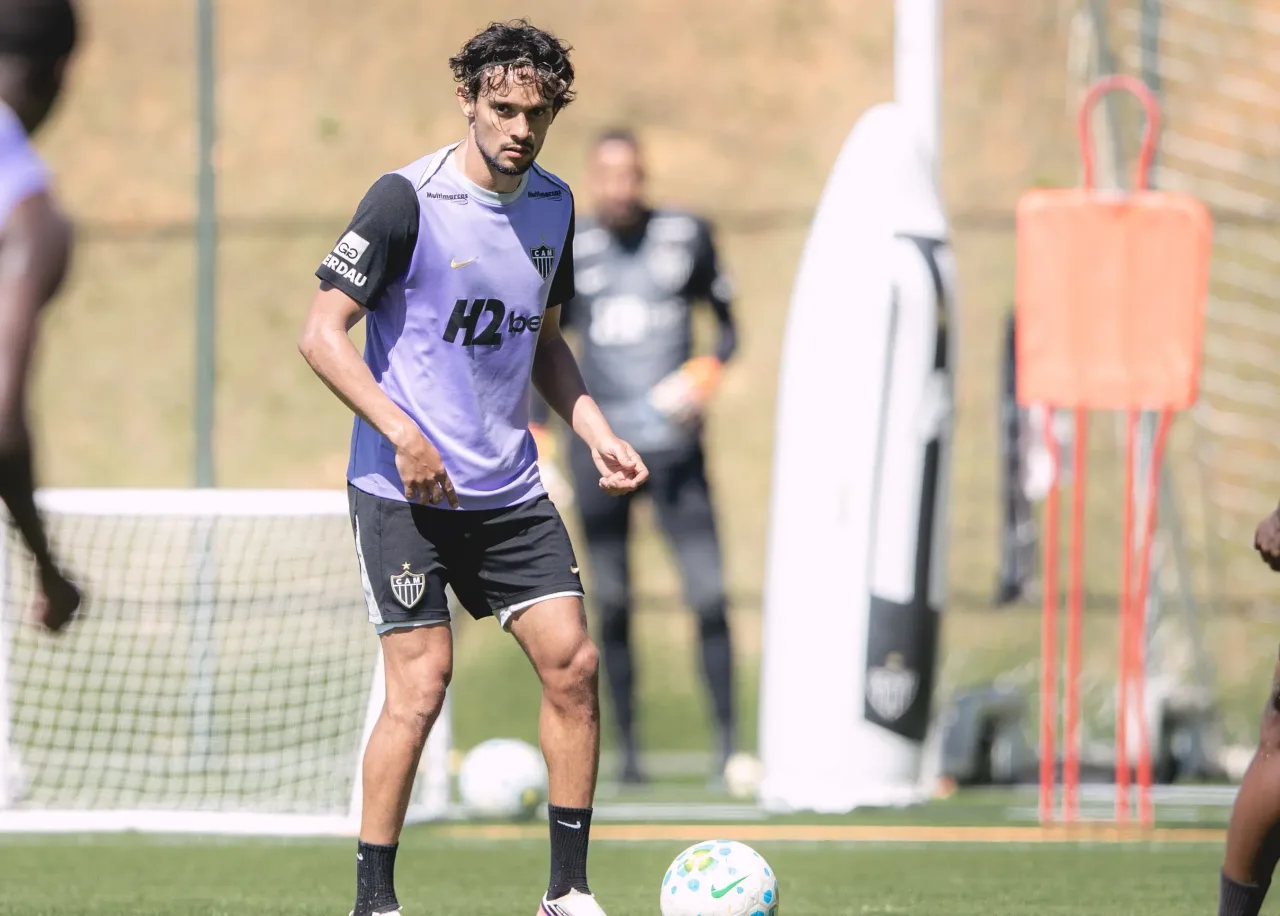 São Paulo negocia a contratação do meia Gustavo Scarpa, do Atlético-MG