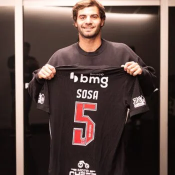 Vasco anuncia a contratação do volante Santiago Sosa, ex-Racing