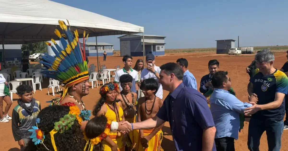 Flávio visita aldeia em MT e ouve pedido de crédito para produção indígena