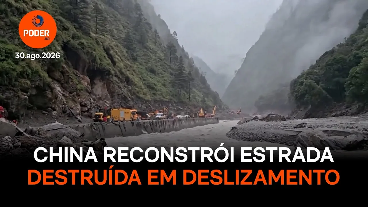 China reconstrói estrada destruída em deslizamento e inundação