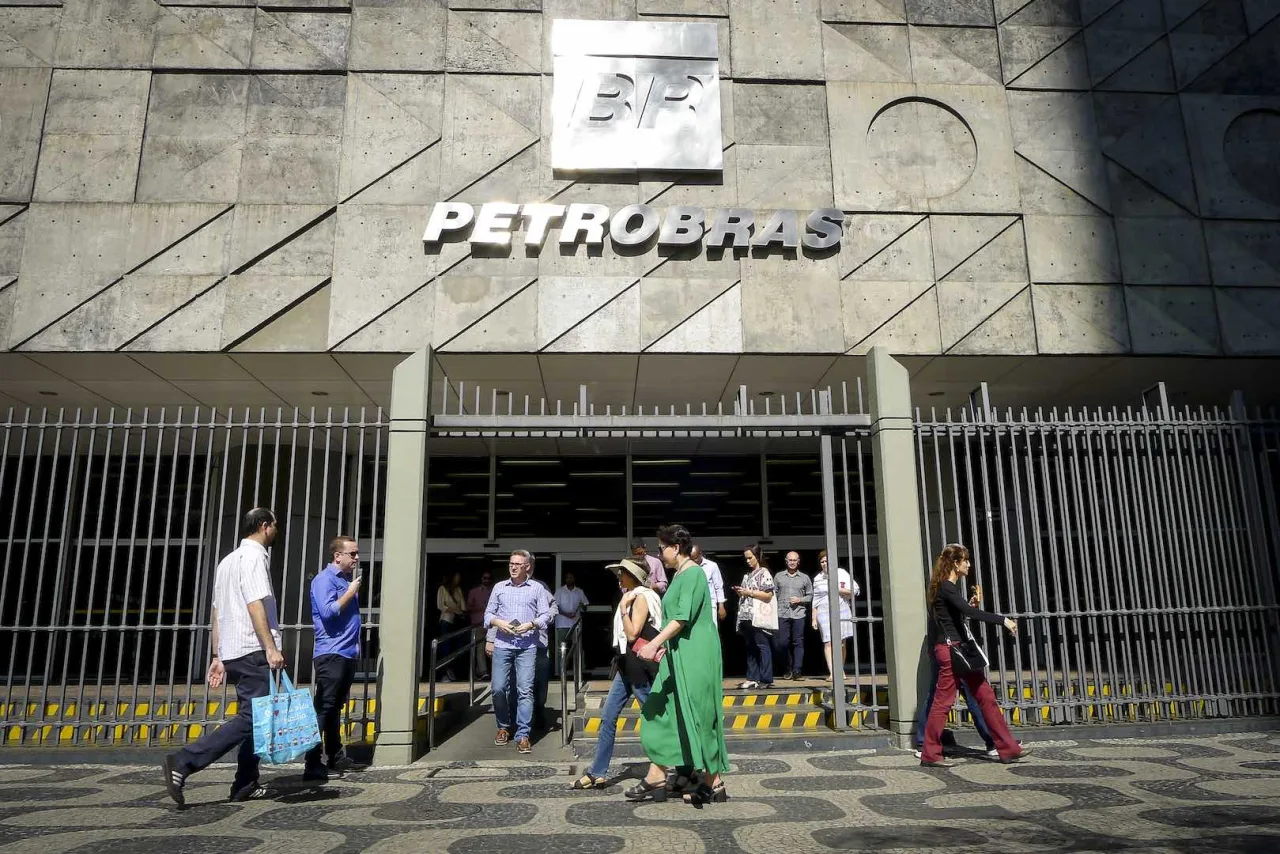 Petrobras inicia negociação para explorar petróleo em Gana