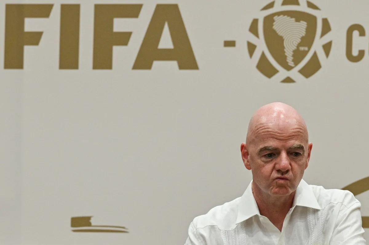Uefa, Concacaf e AFC afirmam a Infantino que o futebol ‘não pertence a nenhum indivíduo’