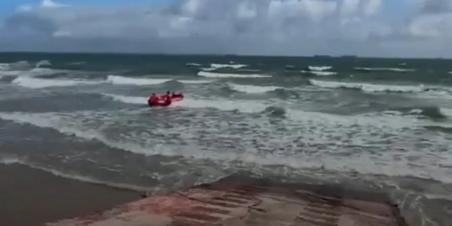 Kitesurfista desaparecido: equipamentos são recuperados