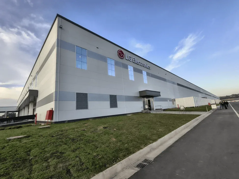 LG inaugura fábrica de geladeiras no Brasil e projeta produtos mais baratos