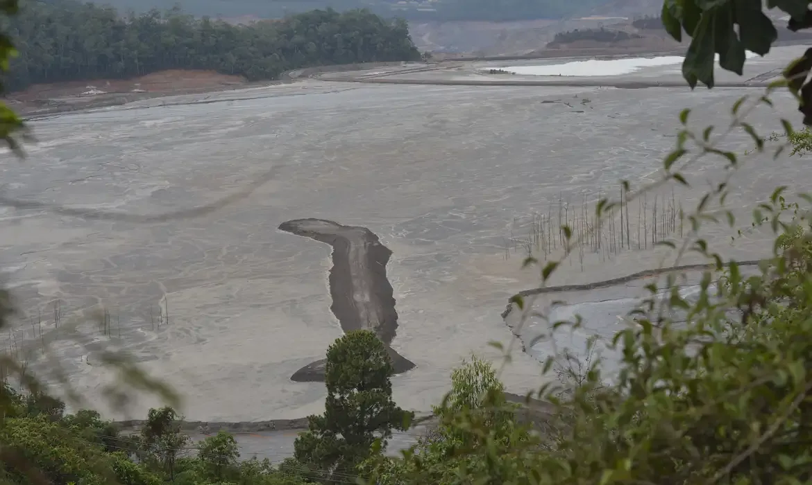 Mariana e mais 18 municípios aderem a acordo de reparação de danos