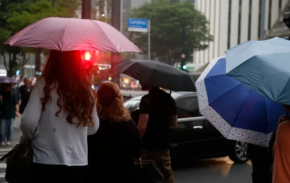 Defesa Civil alerta para chuva com raios em SP