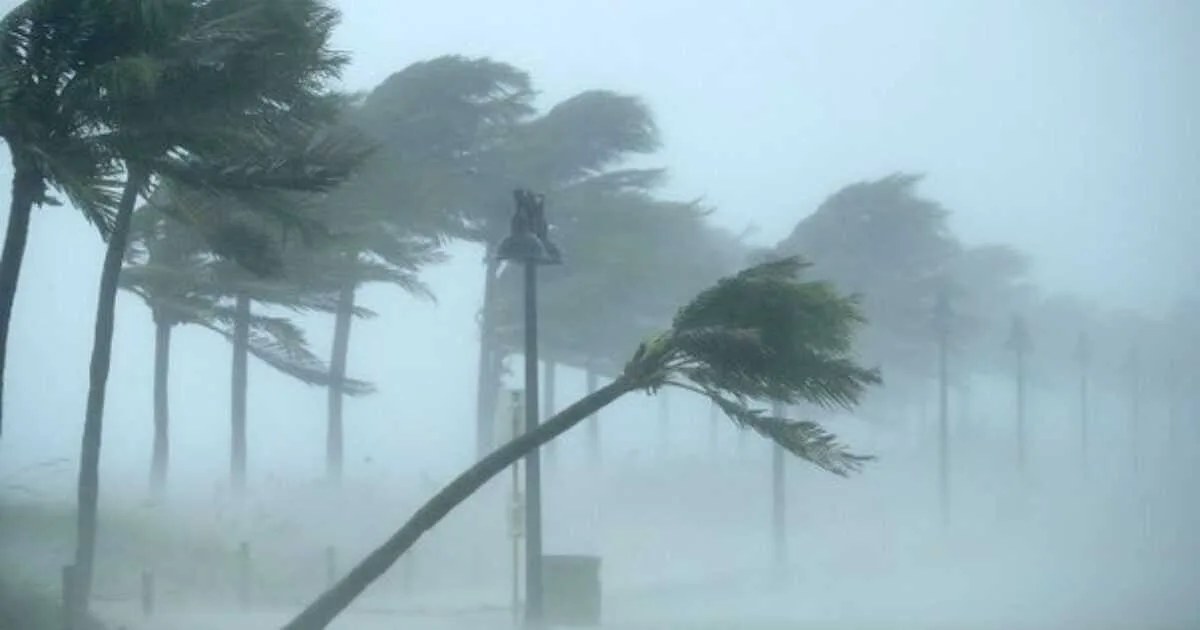 Tornado surpreende durante passagem de ciclone extratropical e deixa cenário de destruição no RS