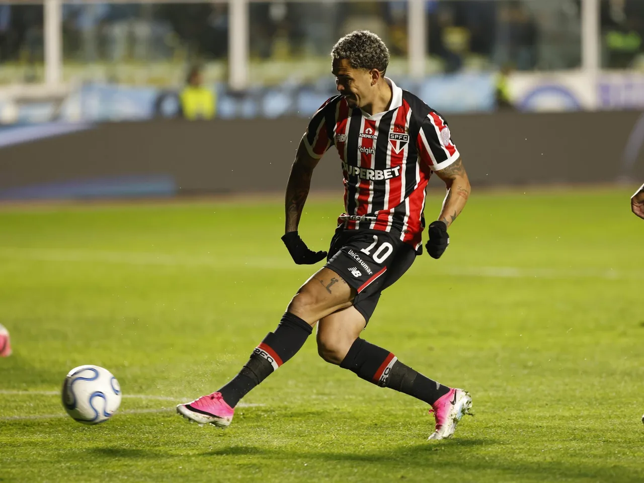 São Paulo trata jogo contra o Coritiba como “final” e aposta em trunfos para virar chave