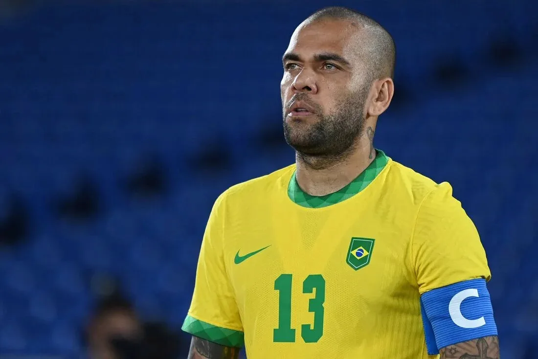 Daniel Alves é condenado a pagar R$ 12 milhões a clube mexicano