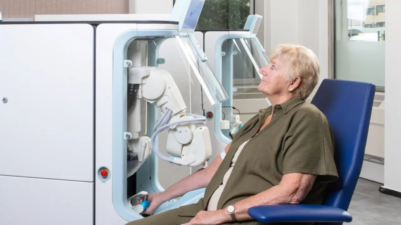 Holanda tem robô que faz coleta automática para exame de sangue