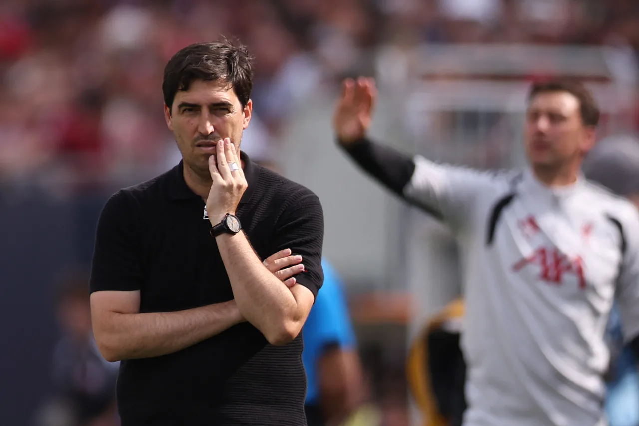 Liverpool sofre virada do Leeds em amistoso e perde invencibilidade sob comando de Iraola