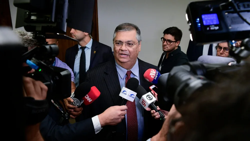 Dino manda PF investigar “emendas Pix” por suspeita de desvio de R$ 55,4 milhões