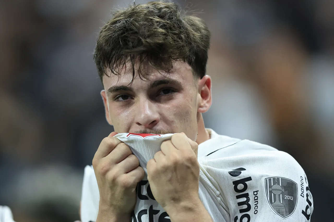 Herói, Bidon valoriza união do Corinthians e sonha com título da Libertadores