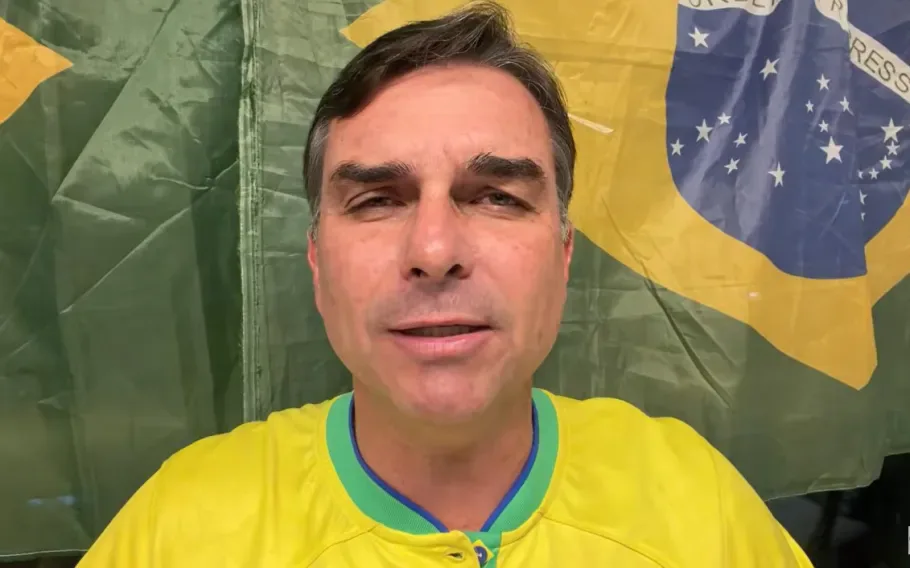 ‘Tô sozinho’, diz Flávio sob ataque de políticos de direita