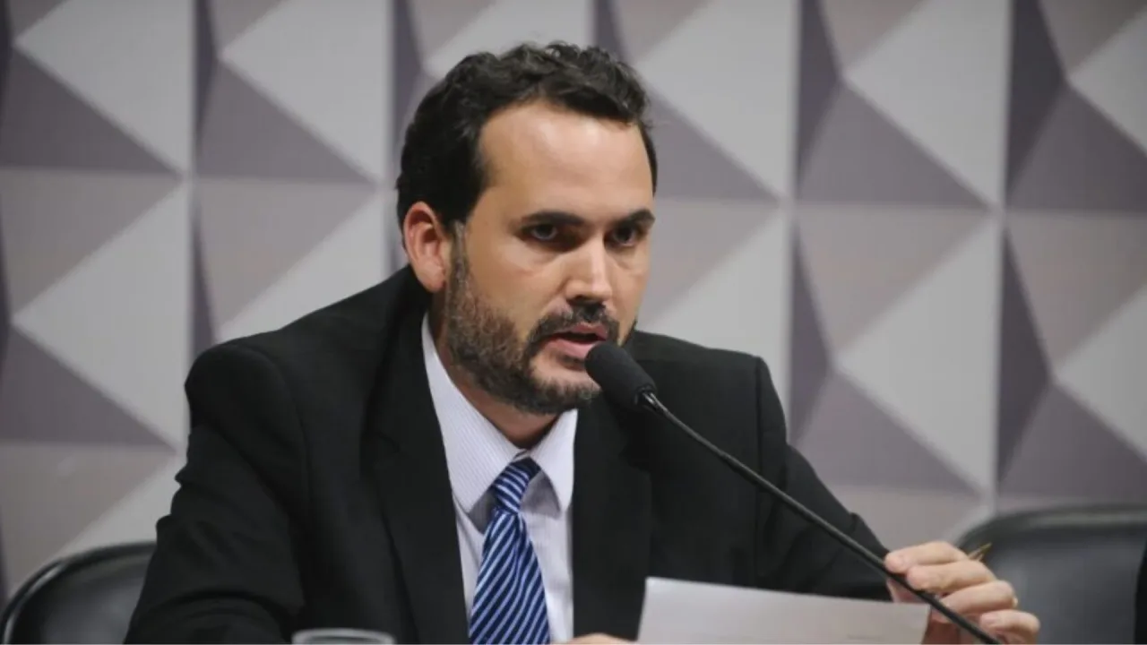 Orçamento de 2027 terá superavit efetivo de 0,1% do PIB