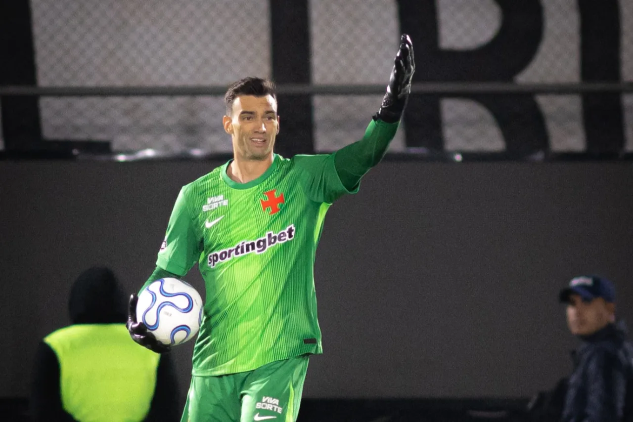 Léo Jardim lamenta “apagão” do Vasco em goleada sofrida contra o Palmeiras
