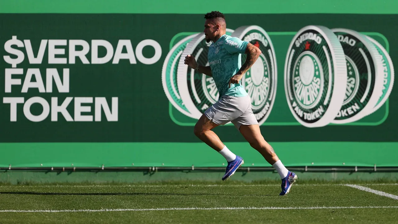 Khellven treina integralmente e deve reforçar o Palmeiras contra o Cerro na Libertadores