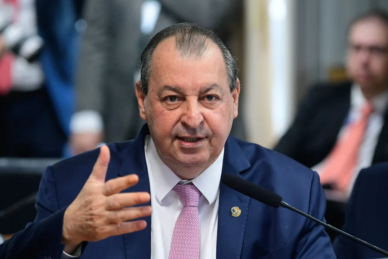 Fim da escala 6 X 1 terá mais de 65 votos, estima Aziz