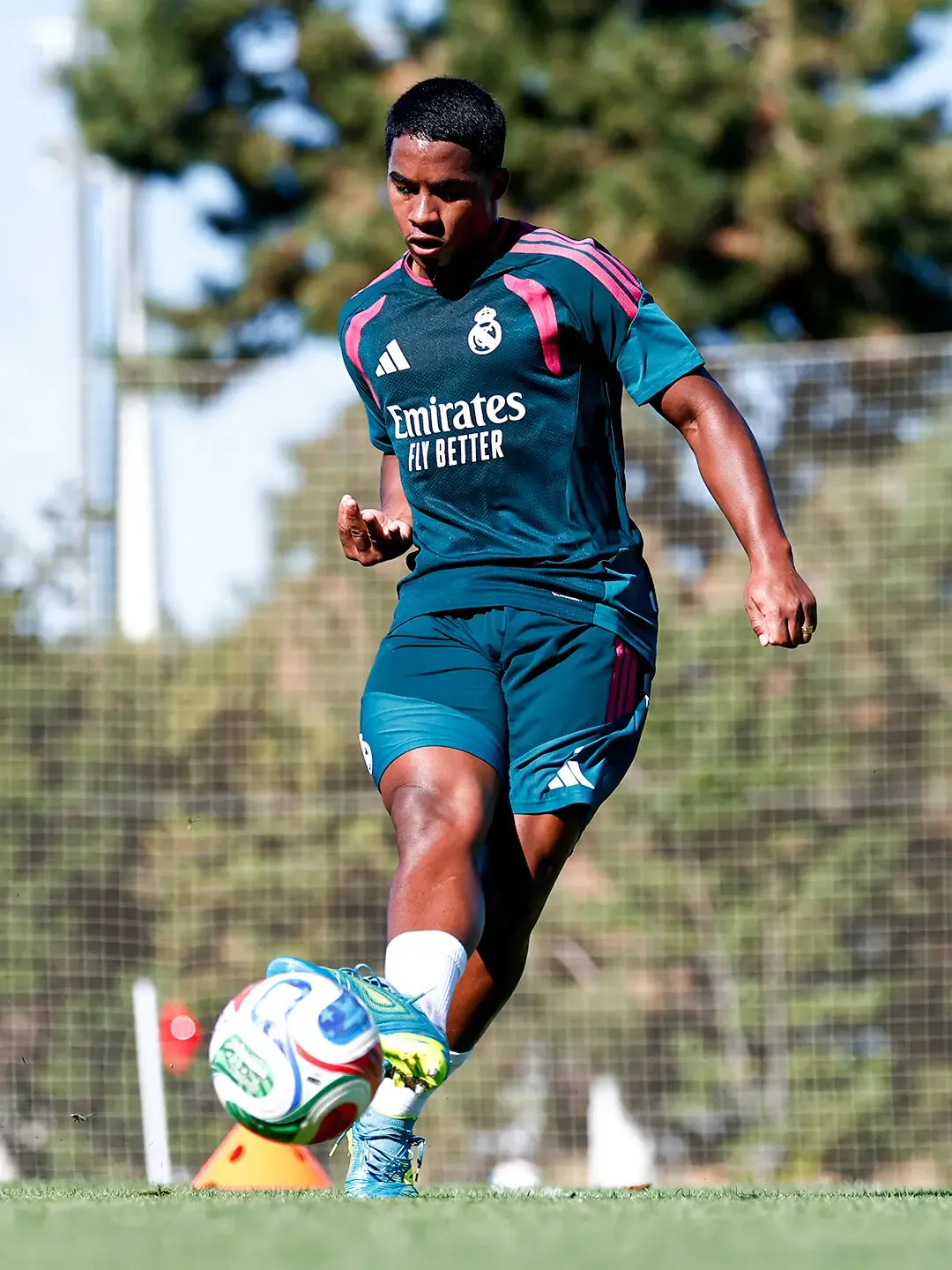 Endrick volta a ficar fora dos relacionados do Real Madrid para jogo contra o Málaga