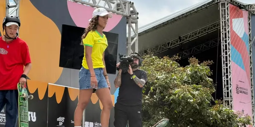 Rayssa Leal compete no Rio de Janeiro neste domingo (9) no Maracanãzinho