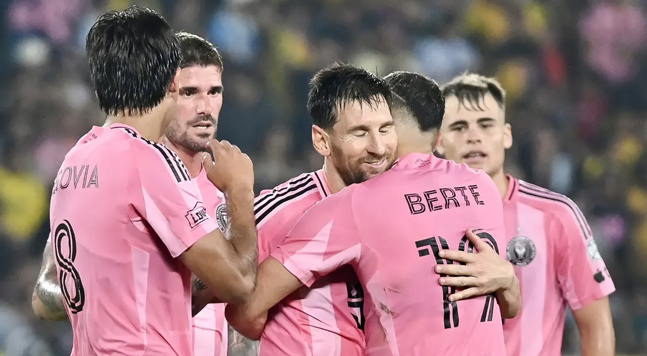 Messi marca um golaço de falta na goleada do Inter Miami; confira