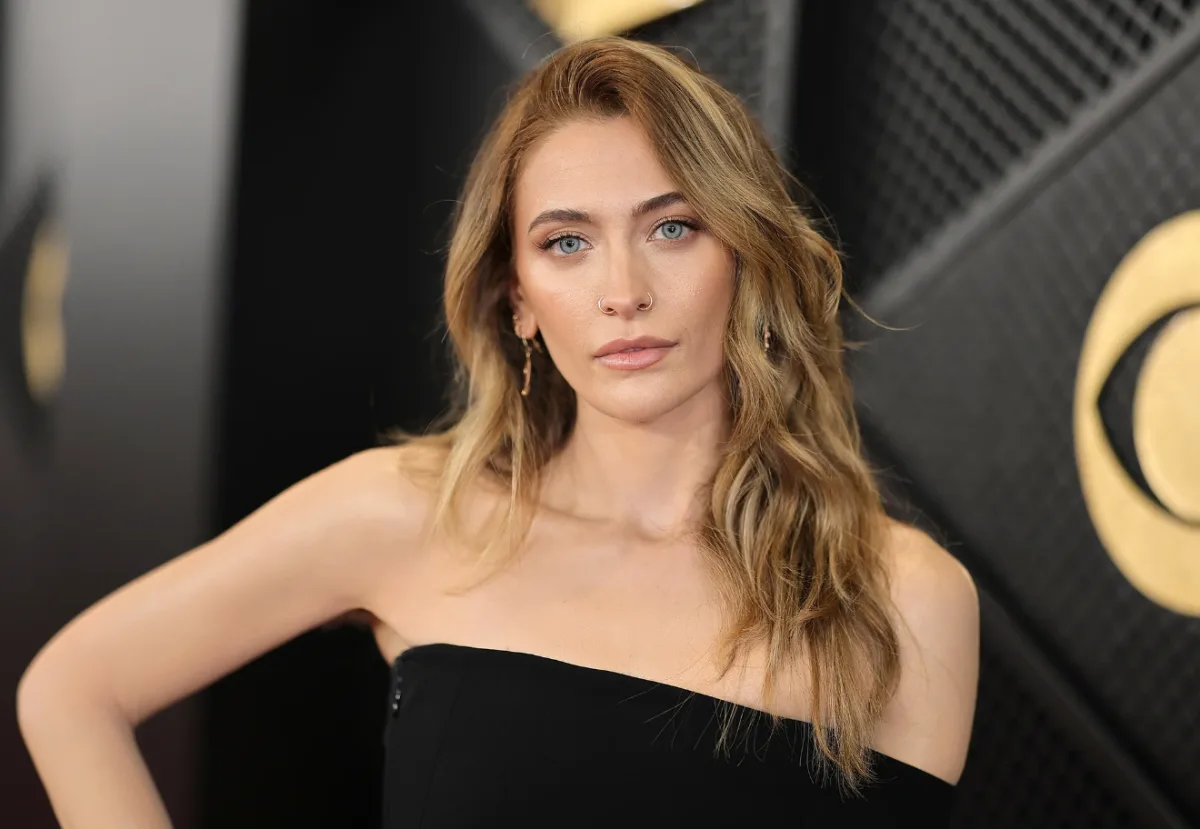 Em aniversário de Michael, Paris Jackson lança músicas: “Não é um tributo”