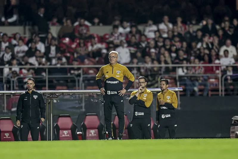 Dorival admite frustração após novo empate do São Paulo e liga alerta com bola parada