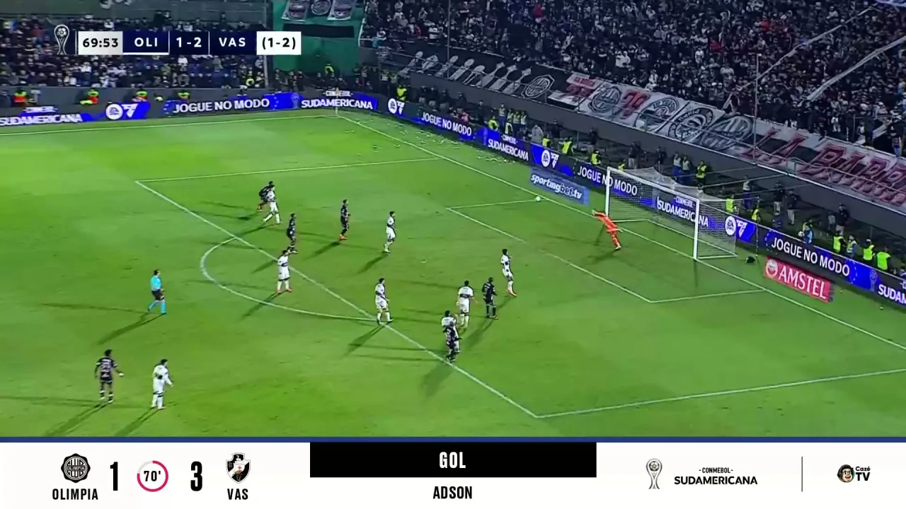 Que categoria! Adson acerta belo chute de fora da área e marca o terceiro do Vasco; veja o lance