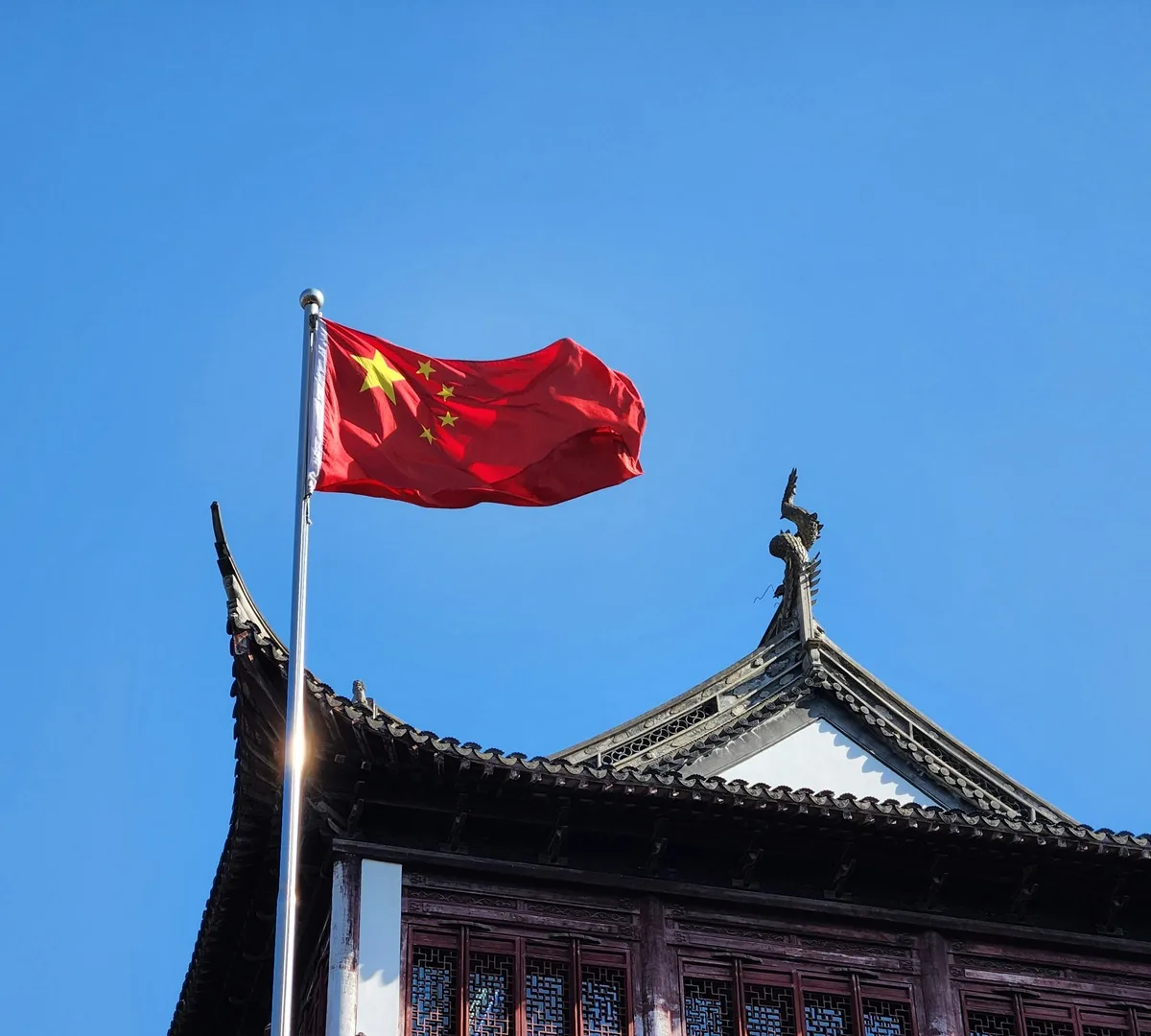 Receita fiscal da China dispara enquanto os gastos estagnam