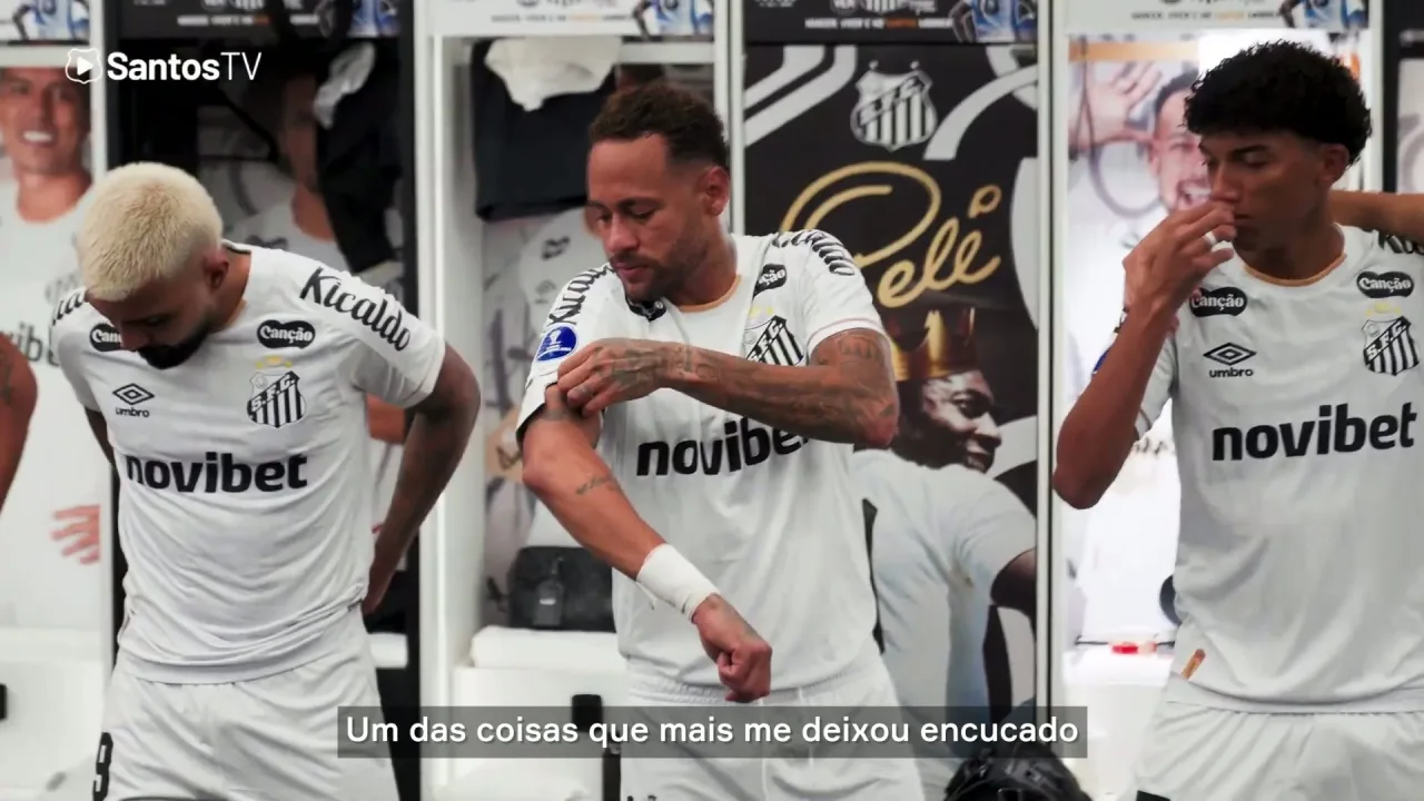 Bastidores do vestiário do Santos contra o Macará; veja discurso de Neymar
