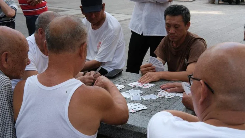 População idosa na China aumenta em 100 milhões em 10 anos