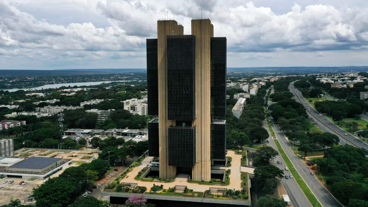 Copom reduz taxa de juros para 14% ao ano