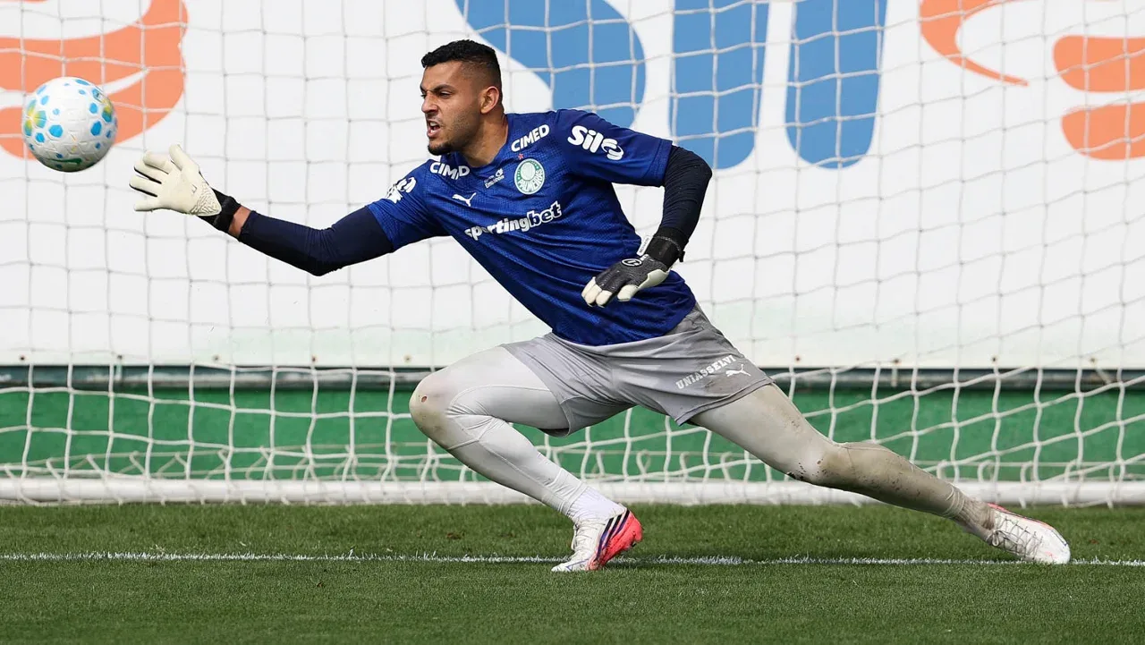 Palmeiras encaminha venda do goleiro Kaique ao Sporting, de Portugal