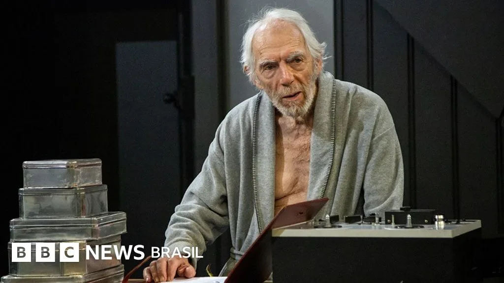 O ator diagnosticado com Alzheimer e que agora está à frente de um espetáculo solo