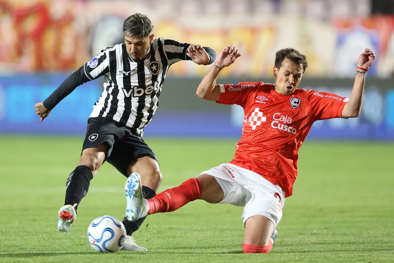 Veja fotos do duelo entre Cienciano e Botafogo pela Sul-Americana