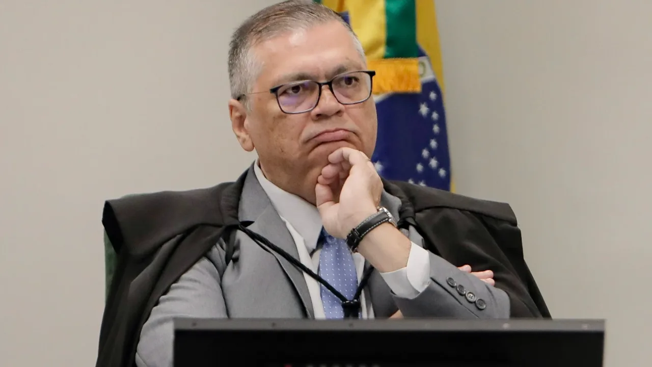 Dino defende diploma obrigatório para o exercício do jornalismo