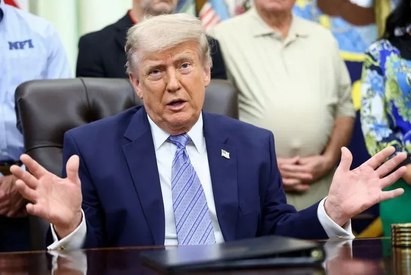Trump assina decreto para reduzir vacinas recomendadas para crianças