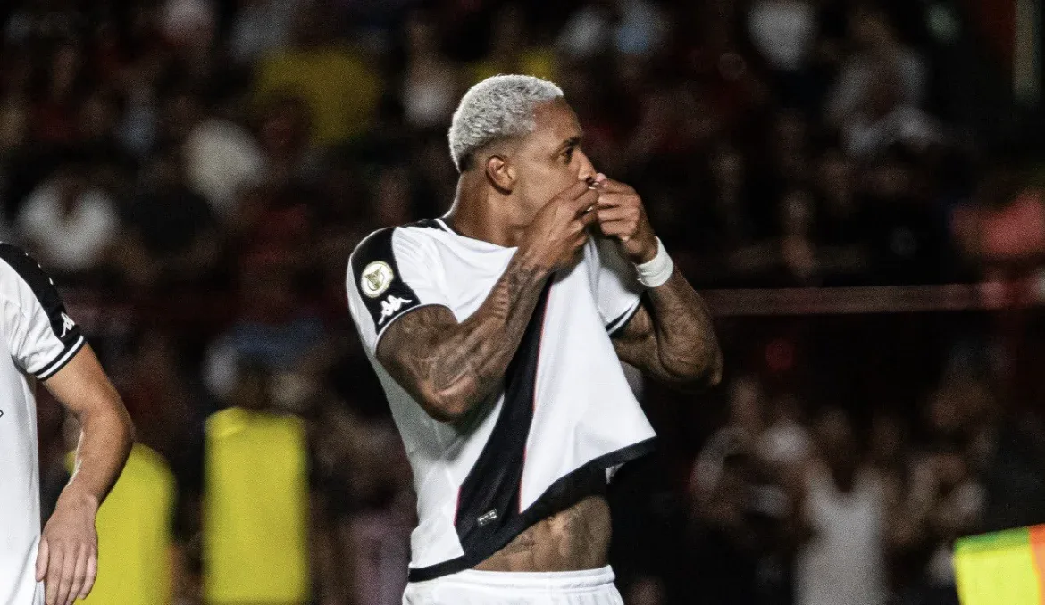 David, do Vasco, é alvo de buscas por tráfico de drogas e armas
