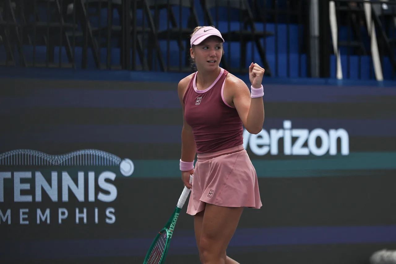 Tenista russa Kristina Liutova, de 16 anos, é campeã do WTA 250 de Memphis