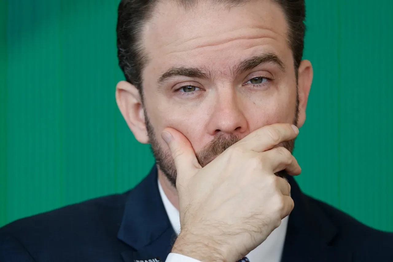Oposição quer tratar varejo como crise, diz Durigan