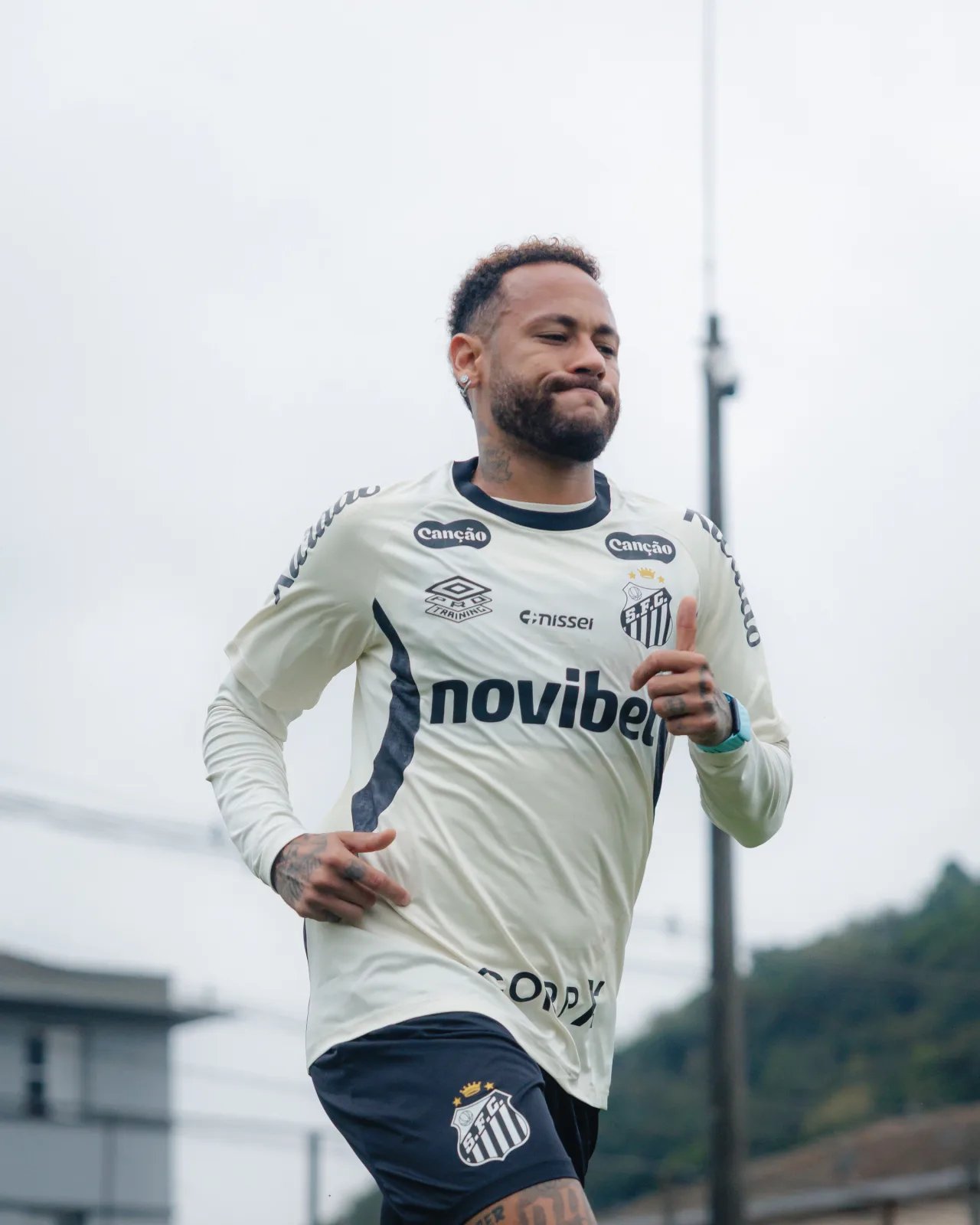 Cuca relaciona Neymar para clássico com Palmeiras; veja provável escalação