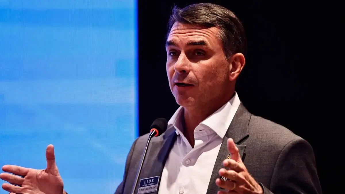 Flávio promete “tesouraço”, menos impostos e revisão da reforma tributária