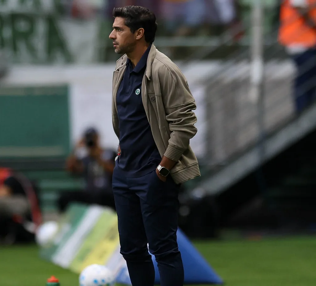 Abel vê atuação “muito abaixo” do Palmeiras e lamenta empate contra o Inter: “Faltou inspiração”