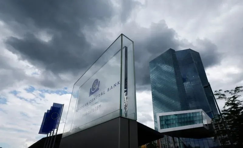 Crescimento salarial na zona do euro desacelera no 2º trimestre, afirma BCE