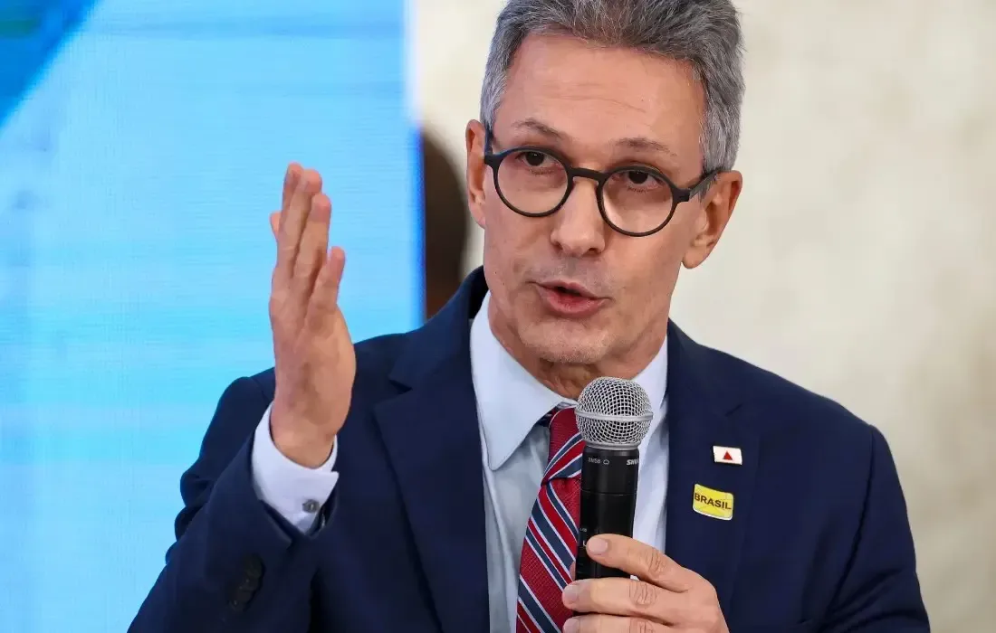 Zema defende prisão de ministros do STF e indulto a Bolsonaro