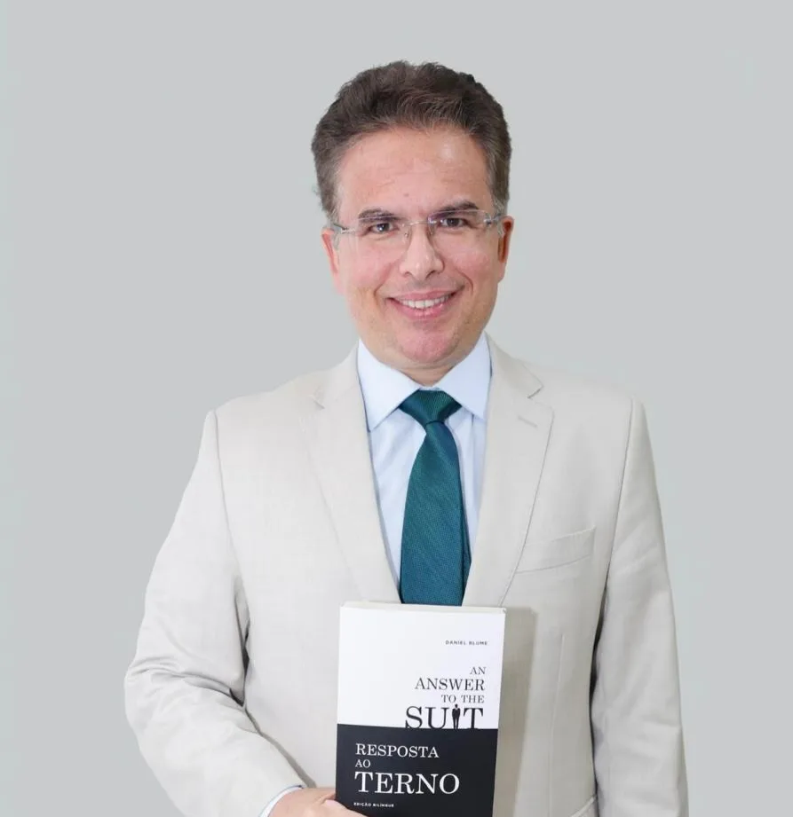 Edição bilíngue de “Resposta ao Terno”, de Daniel Blume, será lançada nesta quinta (27) na AML