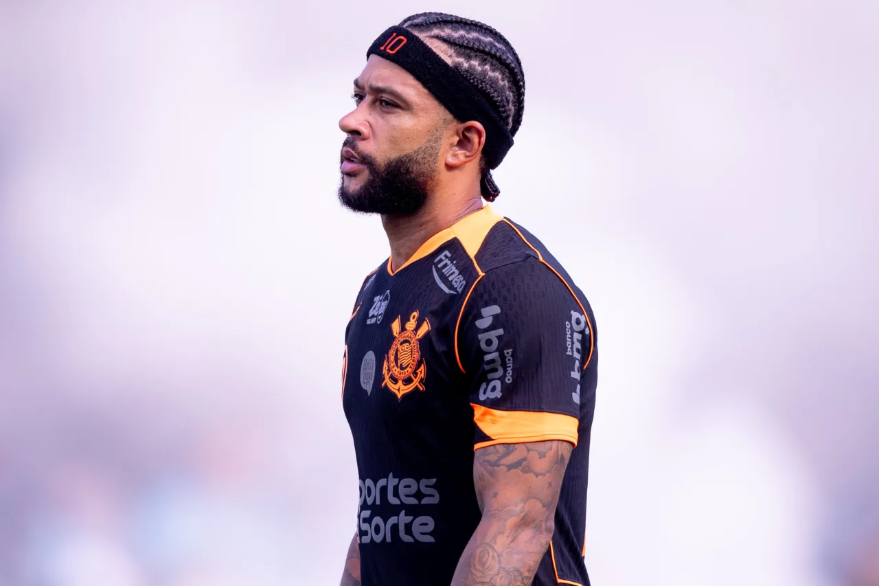 Staff de Memphis alega contrato assinado e pode cobrar cerca de R$ 77 milhões do Corinthians